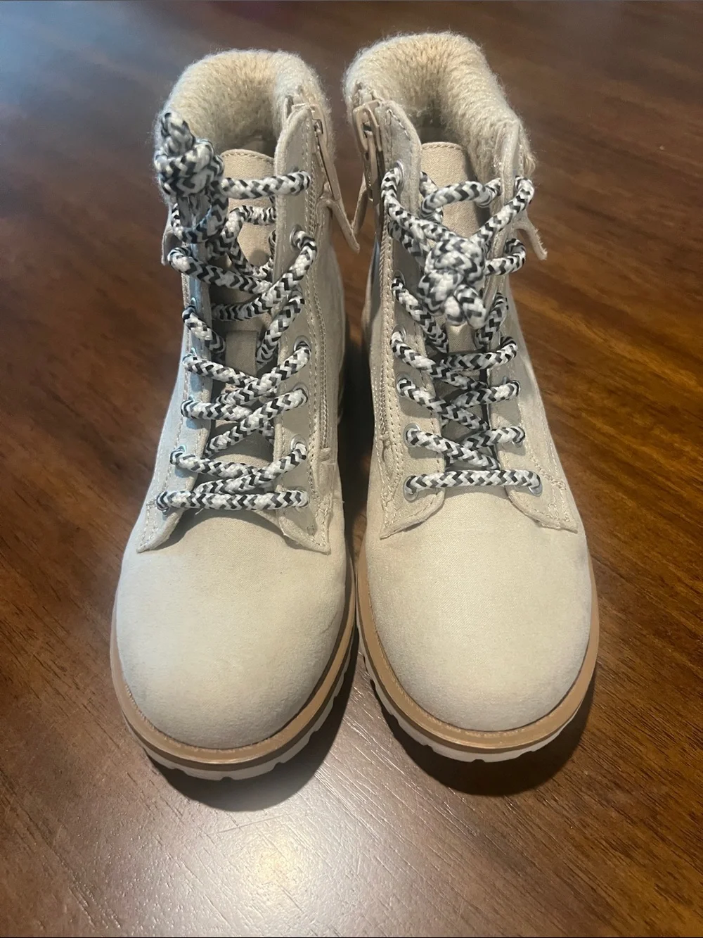 Girl’s Lace-Up Ankle Boots in Cream with Knit Collar - Size 1